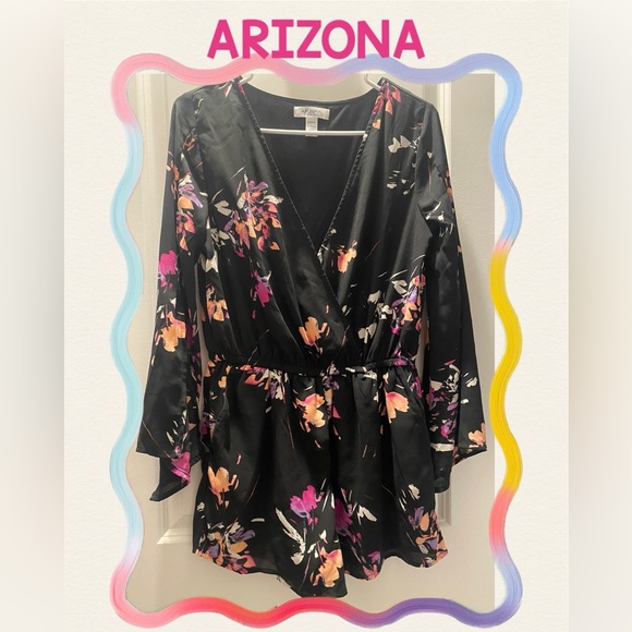 Arizona Romper Size M, Great Cond.. - Picture 1 of 8
